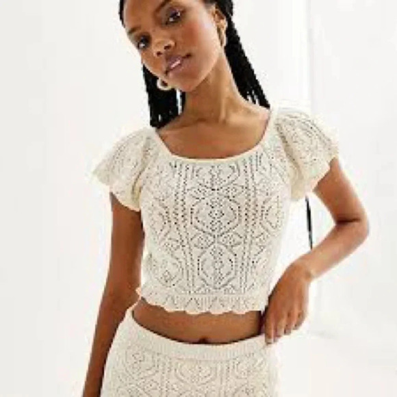 NWT Flutter Sleeve Crochet Crop Top - Picture 1 of 5